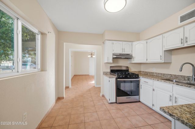 420 N Melendres Street, Las Cruces, NM 88005
