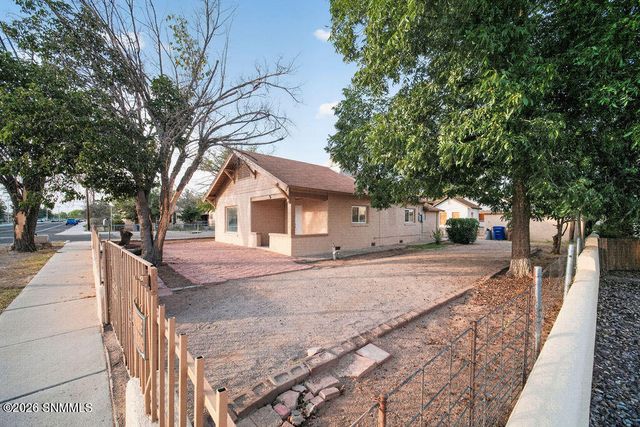 420 N Melendres Street, Las Cruces, NM 88005