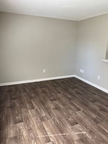 94 Cedarcrest Dr Apt 1, Clarksville, TN 37042