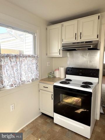 115 COMPASS RD, Baltimore, MD 21220