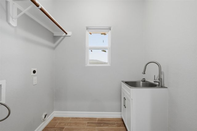 249 Mcdade Street, Hempstead, TX 77445