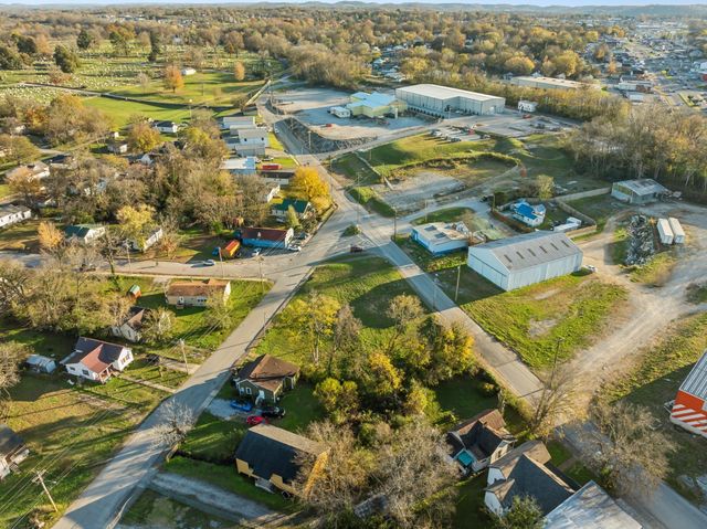 1124 Woodland St, Columbia, TN 38401