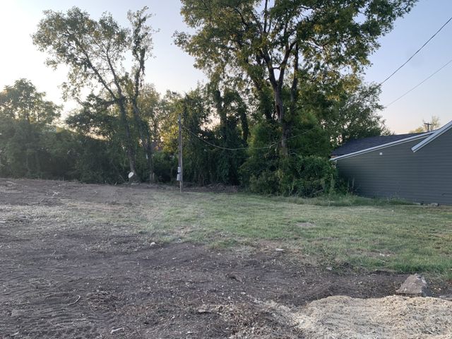1124 Woodland St, Columbia, TN 38401