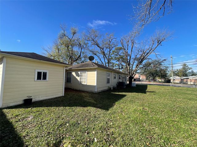 6642 Teluco Street, Houston, TX 77055