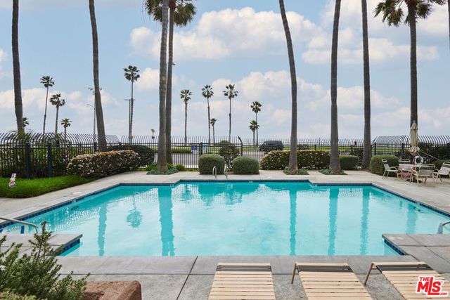 1200 Pacific Coast Highway 305, Huntington Beach, CA 92648