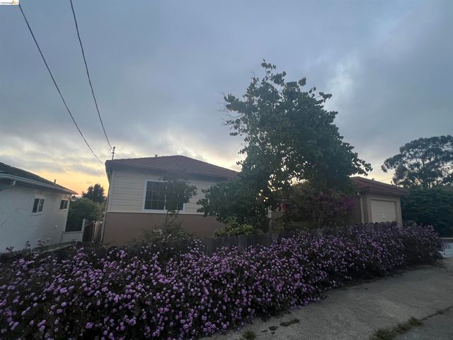 2635 MONTE VISTA AVE., El Cerrito, CA 94530