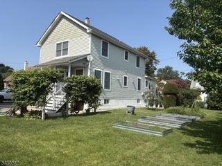 317 Ware Ct, Bound Brook Boro, NJ 08805