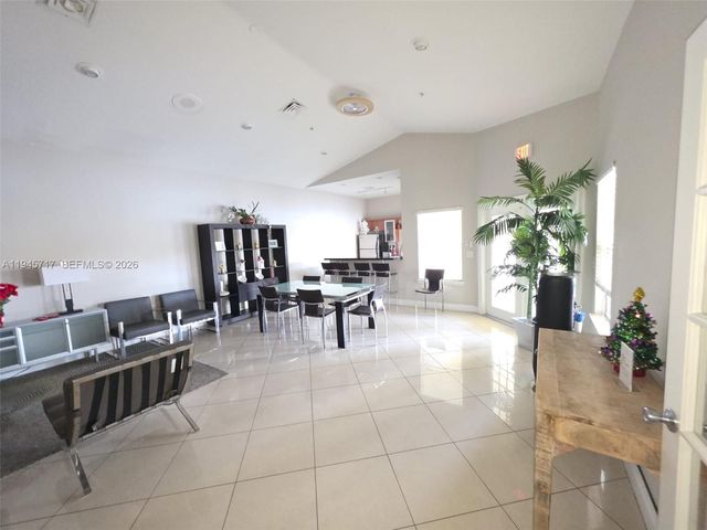 12730 Vista Isles Dr 815, Sunrise, FL 33325