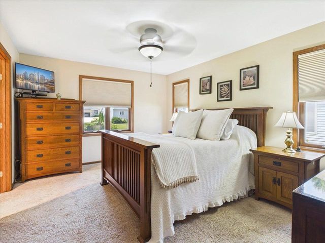 704 Augusta Drive, Waunakee, WI 53597