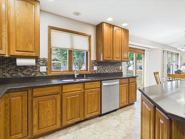 704 Augusta Drive, Waunakee, WI 53597