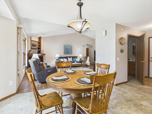 704 Augusta Drive, Waunakee, WI 53597