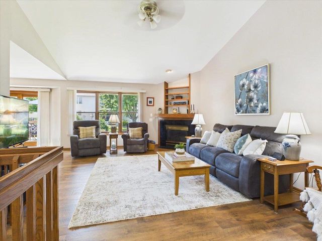 704 Augusta Drive, Waunakee, WI 53597
