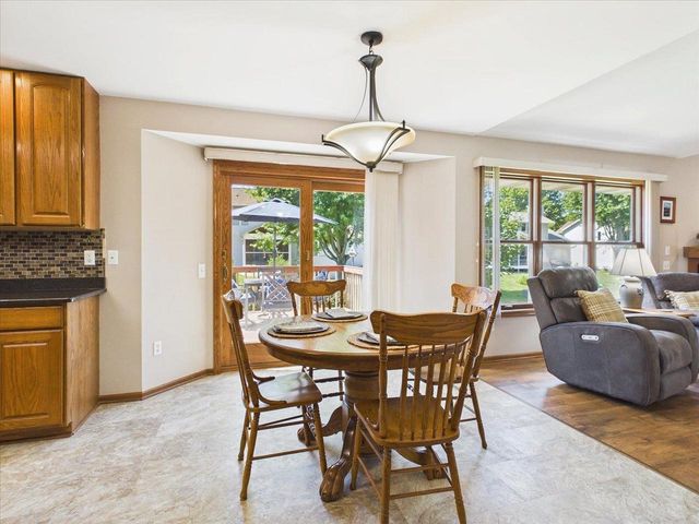 704 Augusta Drive, Waunakee, WI 53597