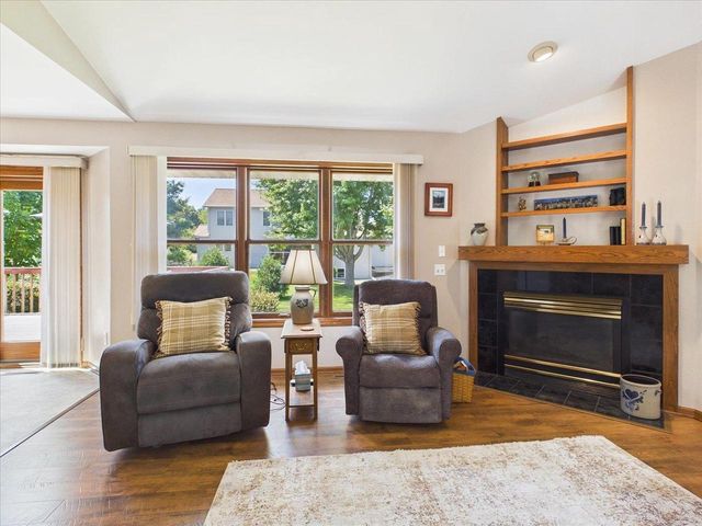 704 Augusta Drive, Waunakee, WI 53597