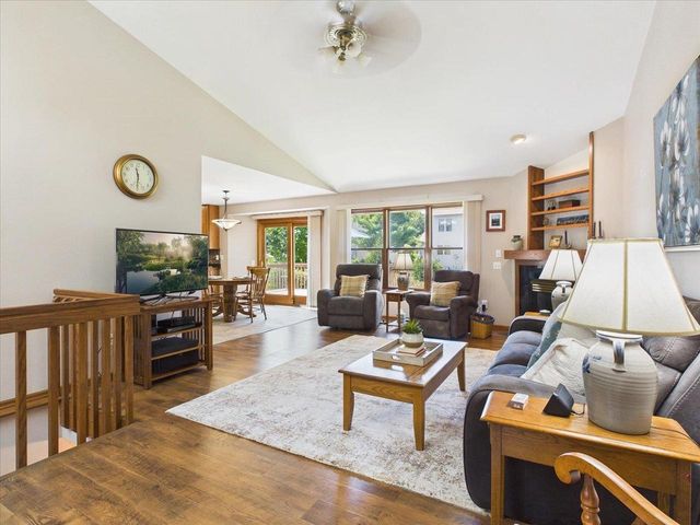 704 Augusta Drive, Waunakee, WI 53597