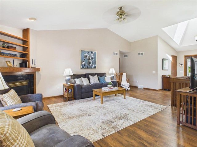 704 Augusta Drive, Waunakee, WI 53597