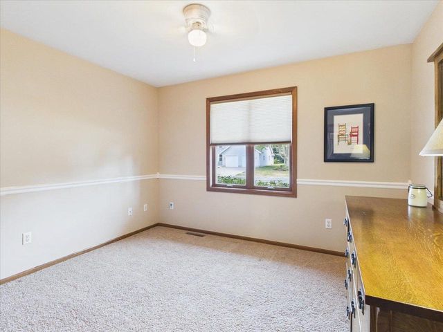 704 Augusta Drive, Waunakee, WI 53597
