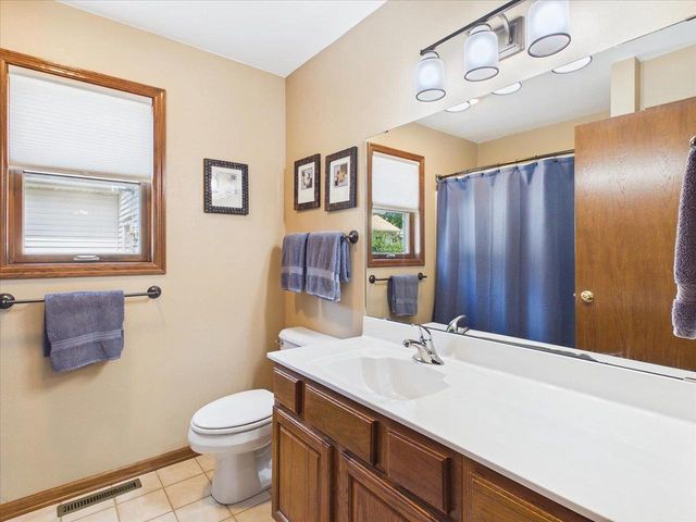 704 Augusta Drive, Waunakee, WI 53597