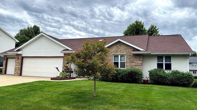 704 Augusta Drive, Waunakee, WI 53597