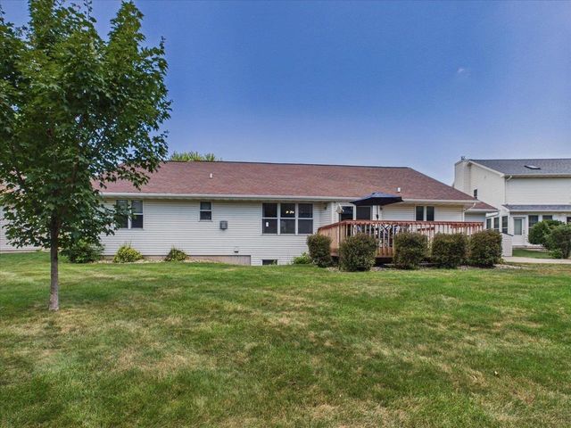 704 Augusta Drive, Waunakee, WI 53597