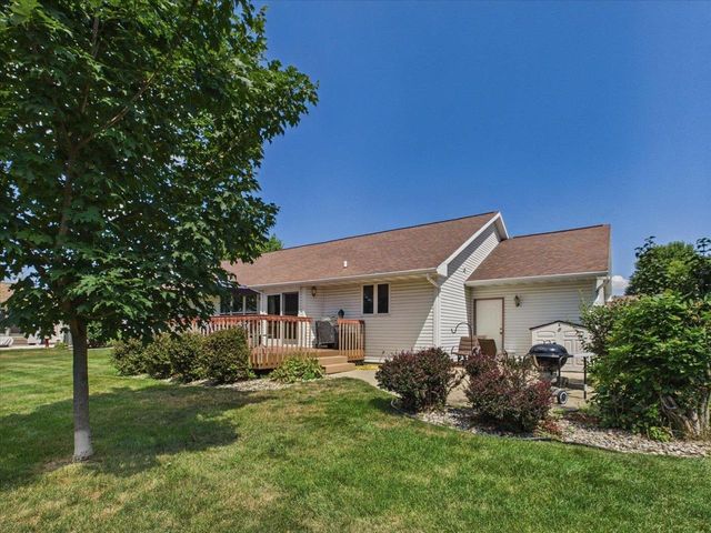704 Augusta Drive, Waunakee, WI 53597