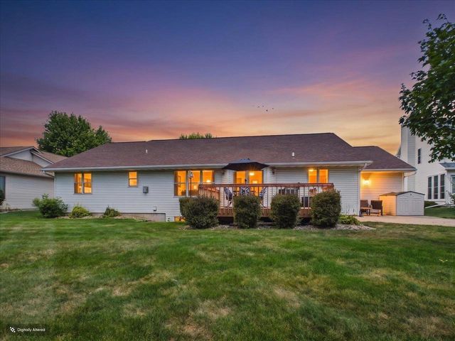 704 Augusta Drive, Waunakee, WI 53597