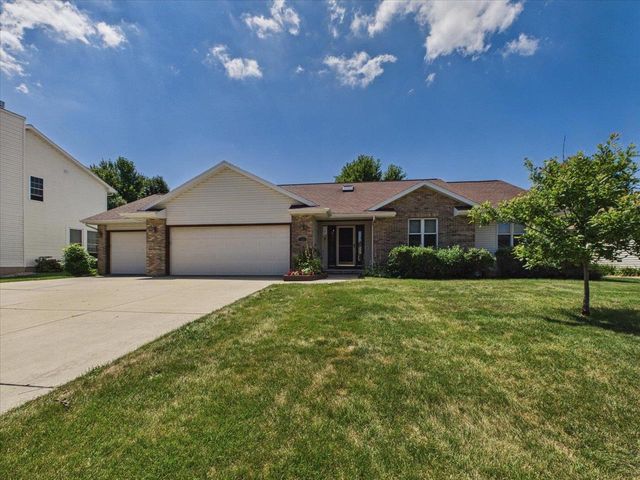 704 Augusta Drive, Waunakee, WI 53597