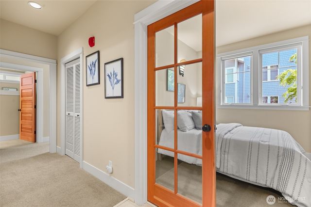 156 Hall Brothers Lp #102, Bainbridge Island, WA 98110