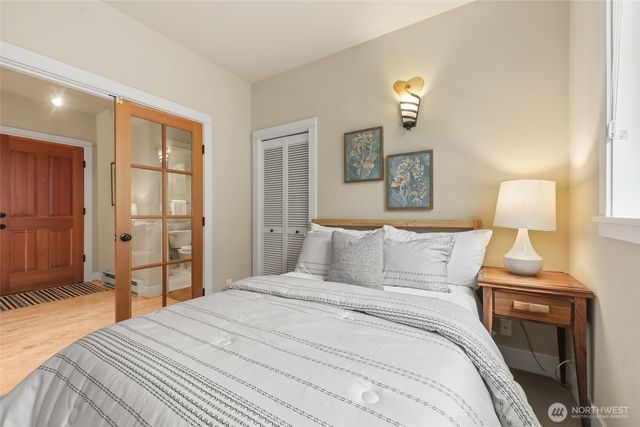 156 Hall Brothers Lp #102, Bainbridge Island, WA 98110