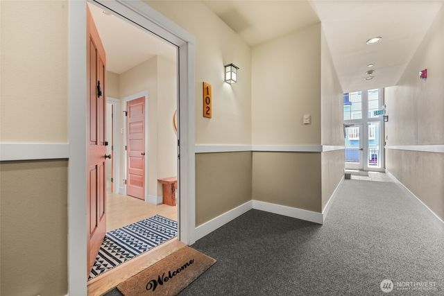 156 Hall Brothers Lp #102, Bainbridge Island, WA 98110