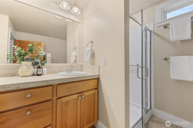 156 Hall Brothers Lp #102, Bainbridge Island, WA 98110