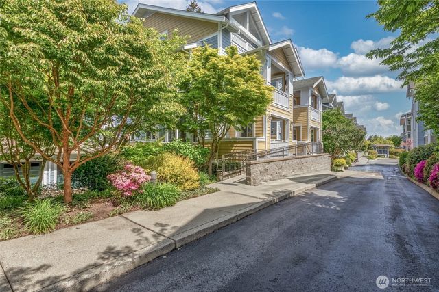 156 Hall Brothers Lp #102, Bainbridge Island, WA 98110