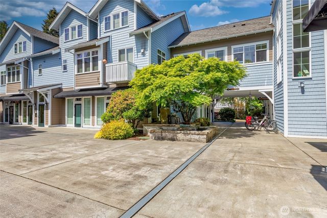 156 Hall Brothers Lp #102, Bainbridge Island, WA 98110