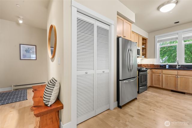 156 Hall Brothers Lp #102, Bainbridge Island, WA 98110