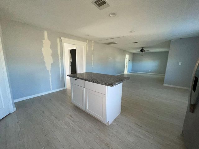 17202 Sunshine Street, Houston, TX 77049