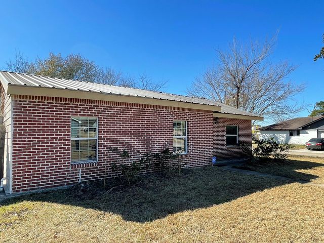 17202 Sunshine Street, Houston, TX 77049