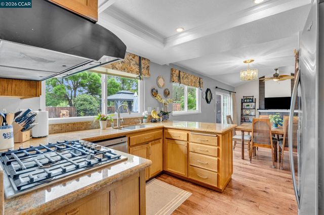 5565 Banff Ct, Concord, CA 94521