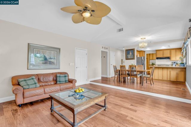 5565 Banff Ct, Concord, CA 94521