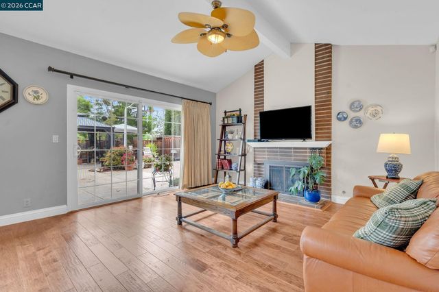 5565 Banff Ct, Concord, CA 94521