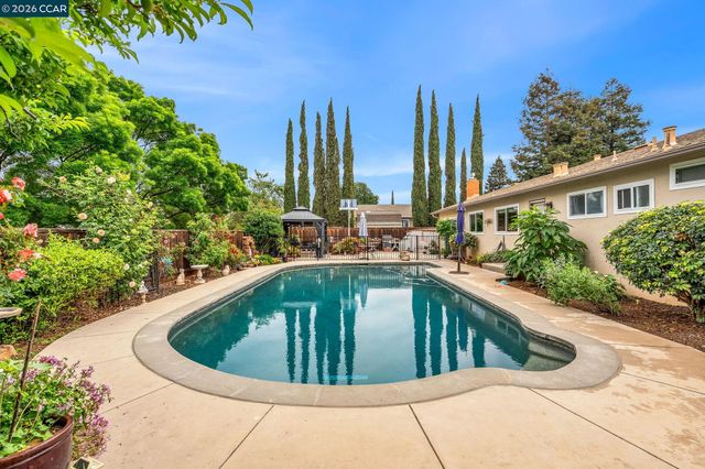 5565 Banff Ct, Concord, CA 94521