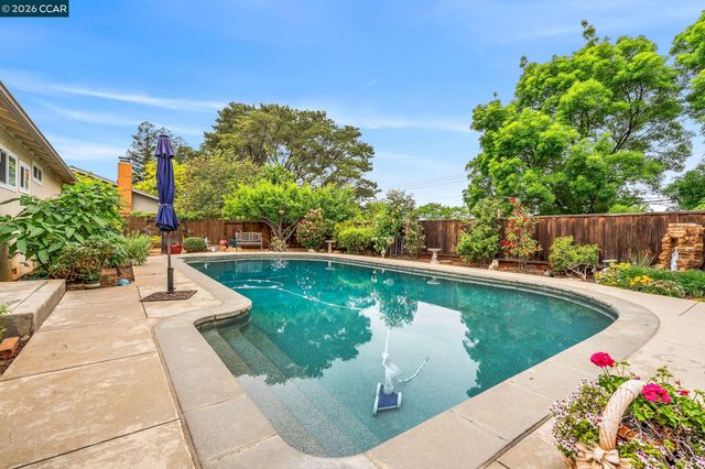 5565 Banff Ct, Concord, CA 94521