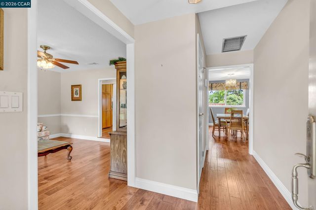 5565 Banff Ct, Concord, CA 94521