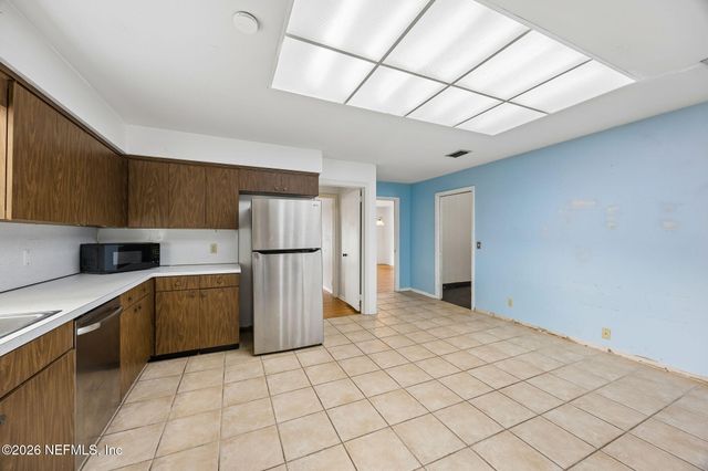 6841 MADRID Avenue, Jacksonville, FL 32217