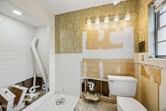 6841 MADRID Avenue, Jacksonville, FL 32217