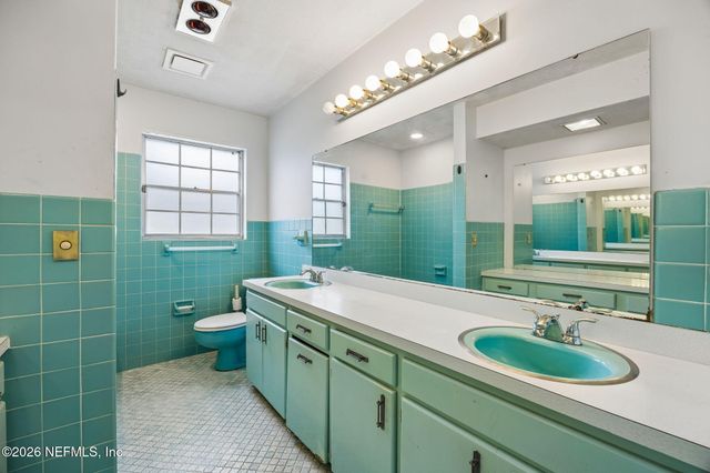 6841 MADRID Avenue, Jacksonville, FL 32217