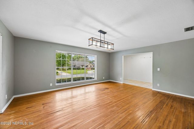 6841 MADRID Avenue, Jacksonville, FL 32217