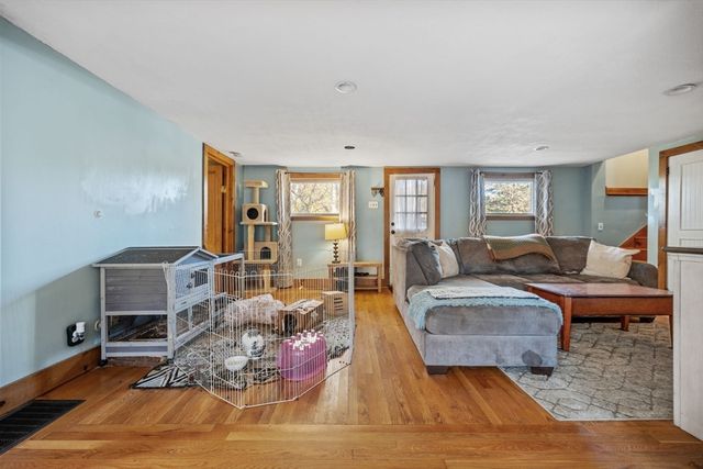 40 3rd Ave, Halifax, MA 02338
