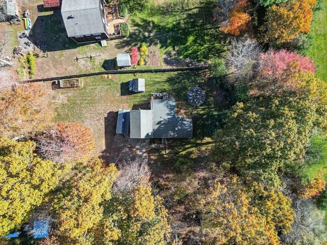 40 3rd Ave, Halifax, MA 02338