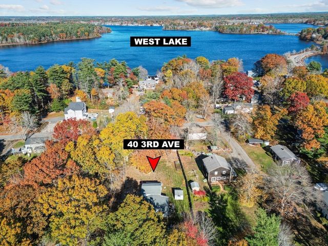 40 3rd Ave, Halifax, MA 02338