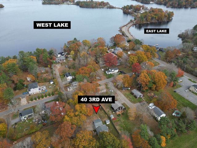 40 3rd Ave, Halifax, MA 02338